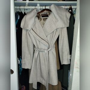 Elegant Gray Wool Coat with Belt